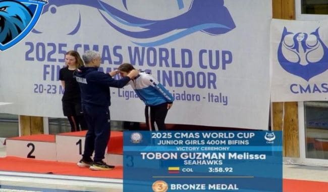 Melissa gana medalla de oro en la Copa Mundo de Natación